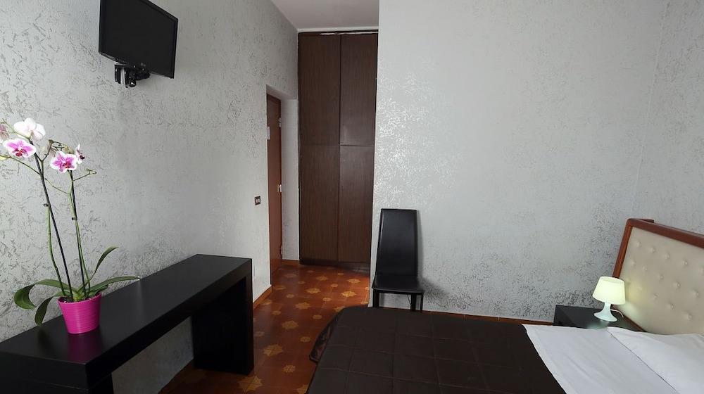 Roma Room Hotel Buitenkant foto
