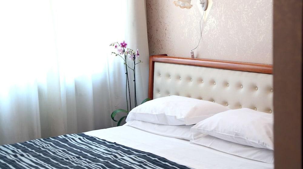 Roma Room Hotel Buitenkant foto