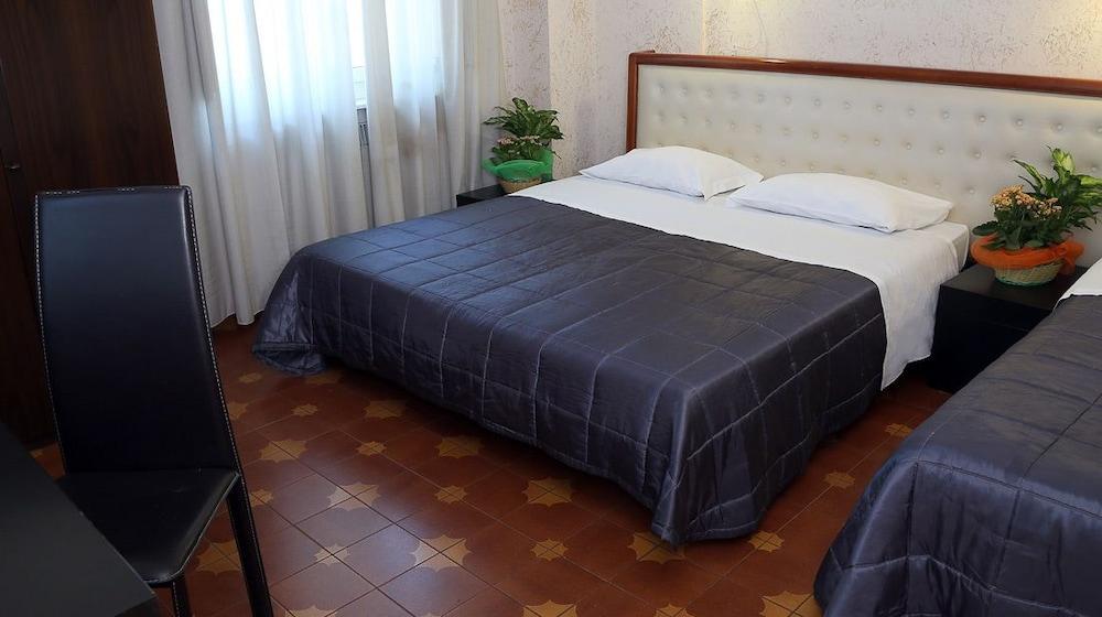 Roma Room Hotel Buitenkant foto