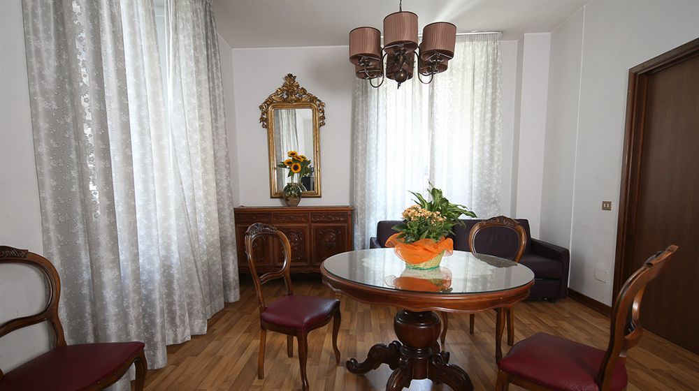 Roma Room Hotel Buitenkant foto